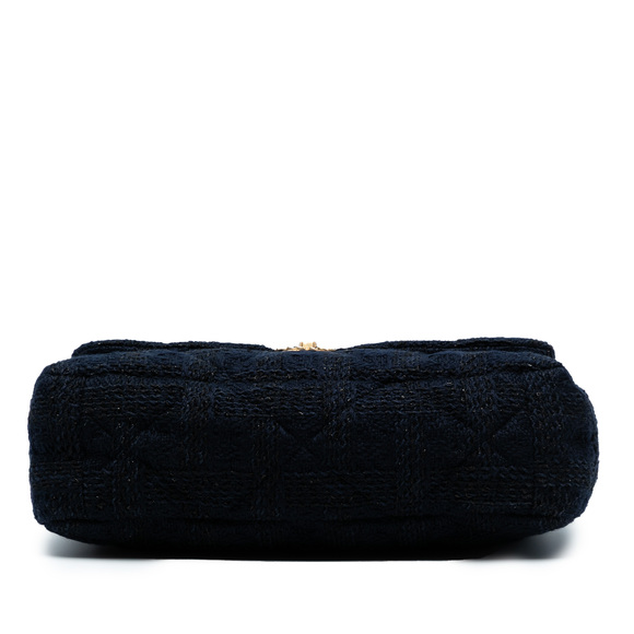 Pre-Loved Chanel Maxi Tweed 19 Flap - Picture 3 of 8